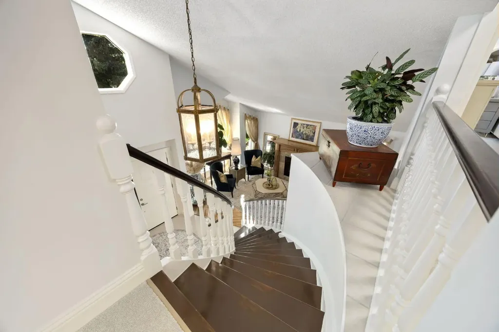 51 Woodridge Close SW Calgary AB T2W 5M2