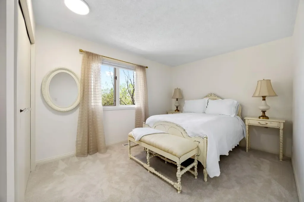 51 Woodridge Close SW Calgary AB T2W 5M2