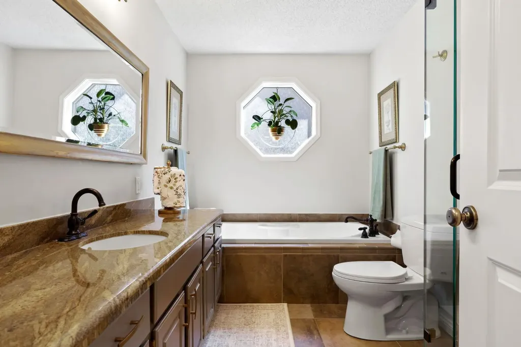 51 Woodridge Close SW Calgary AB T2W 5M2
