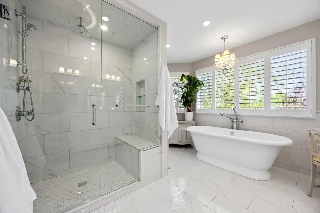 51 Woodridge Close SW Calgary AB T2W 5M2
