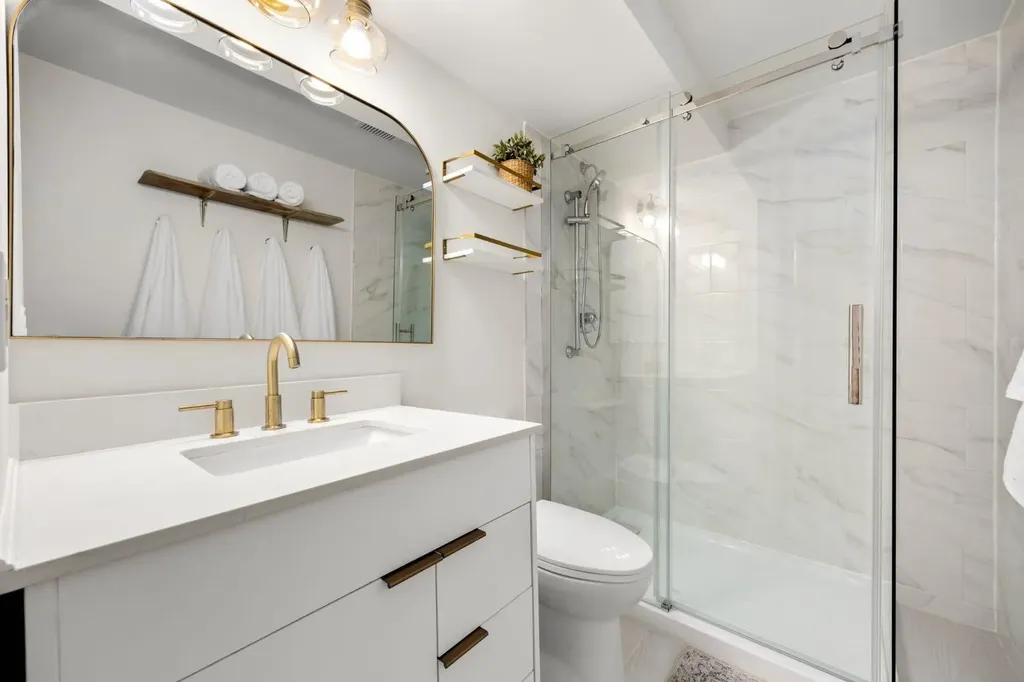 51 Woodridge Close SW Calgary AB T2W 5M2