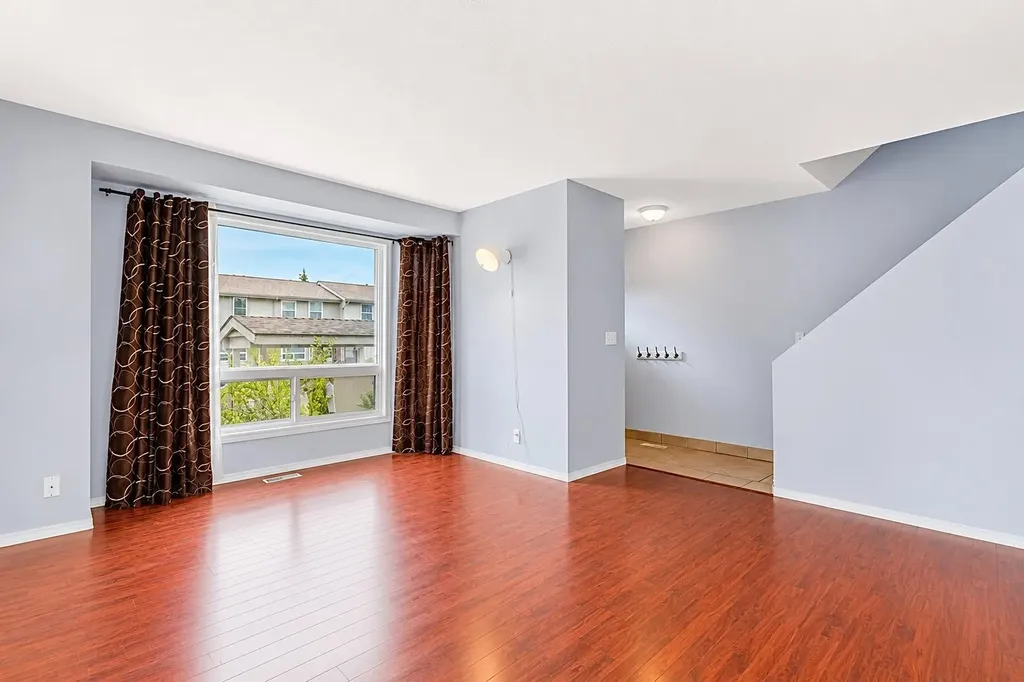123 Queensland Drive SE Calgary AB T2J 5J4