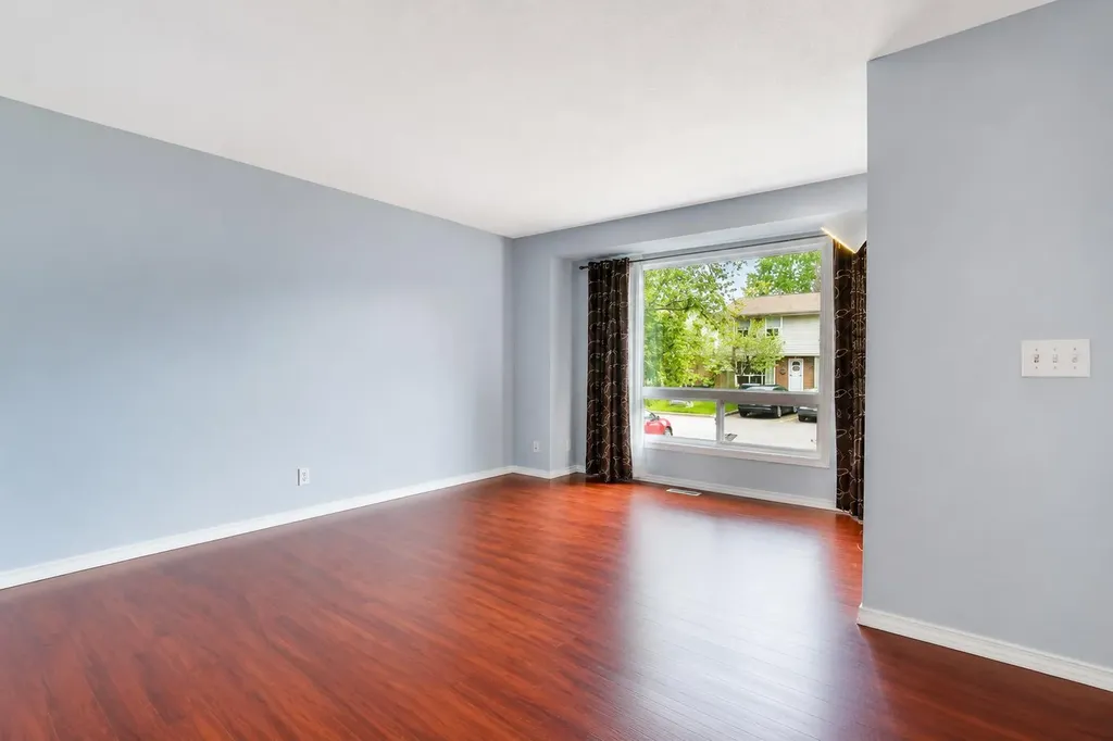 123 Queensland Drive SE Calgary AB T2J 5J4