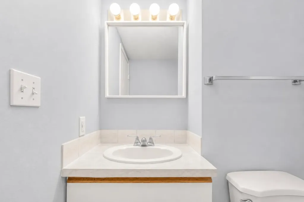123 Queensland Drive SE Calgary AB T2J 5J4