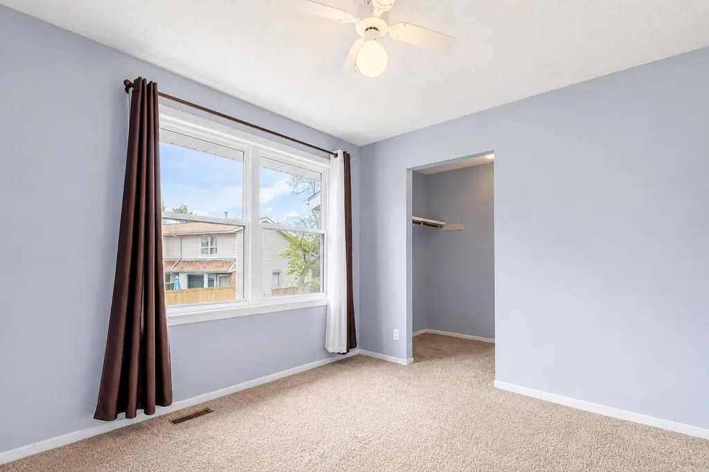 123 Queensland Drive SE Calgary AB T2J 5J4