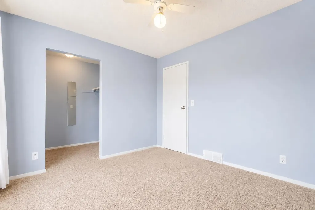 123 Queensland Drive SE Calgary AB T2J 5J4