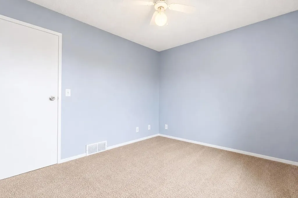 123 Queensland Drive SE Calgary AB T2J 5J4