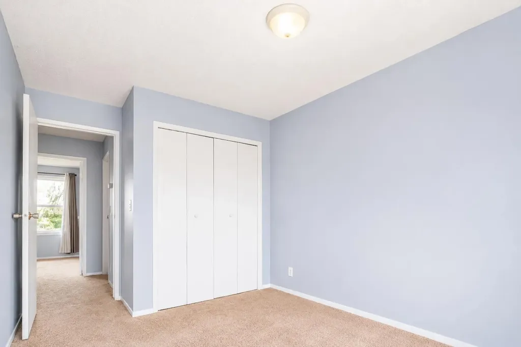 123 Queensland Drive SE Calgary AB T2J 5J4