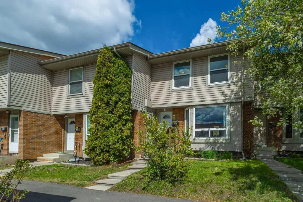 123 Queensland Drive SE Calgary AB T2J 5J4