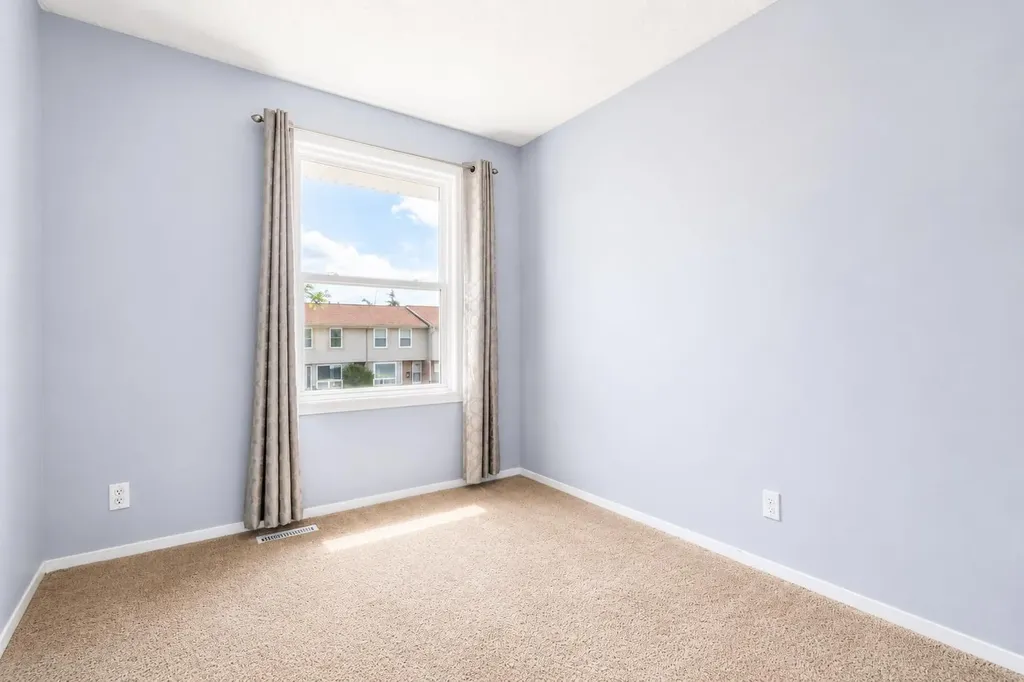 123 Queensland Drive SE Calgary AB T2J 5J4