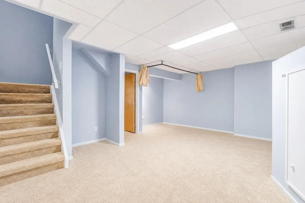 123 Queensland Drive SE Calgary AB T2J 5J4