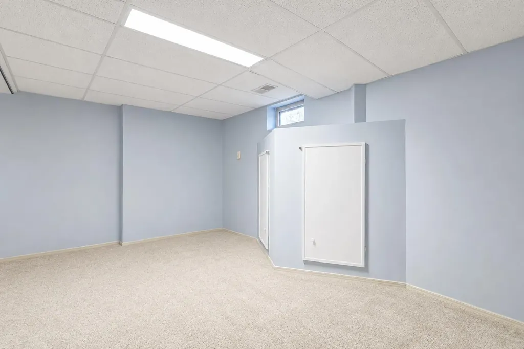123 Queensland Drive SE Calgary AB T2J 5J4