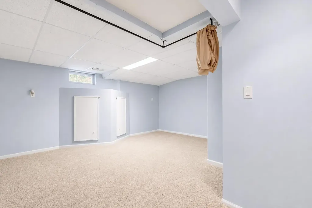 123 Queensland Drive SE Calgary AB T2J 5J4