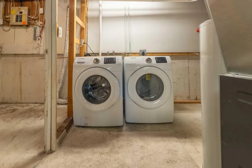 123 Queensland Drive SE Calgary AB T2J 5J4