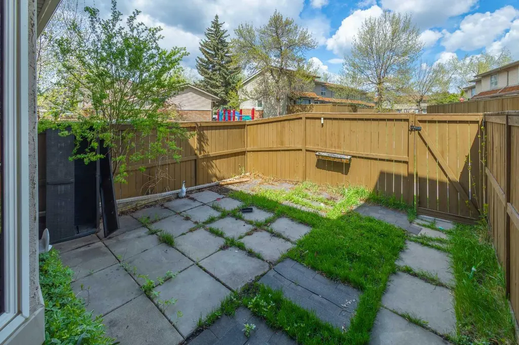 123 Queensland Drive SE Calgary AB T2J 5J4
