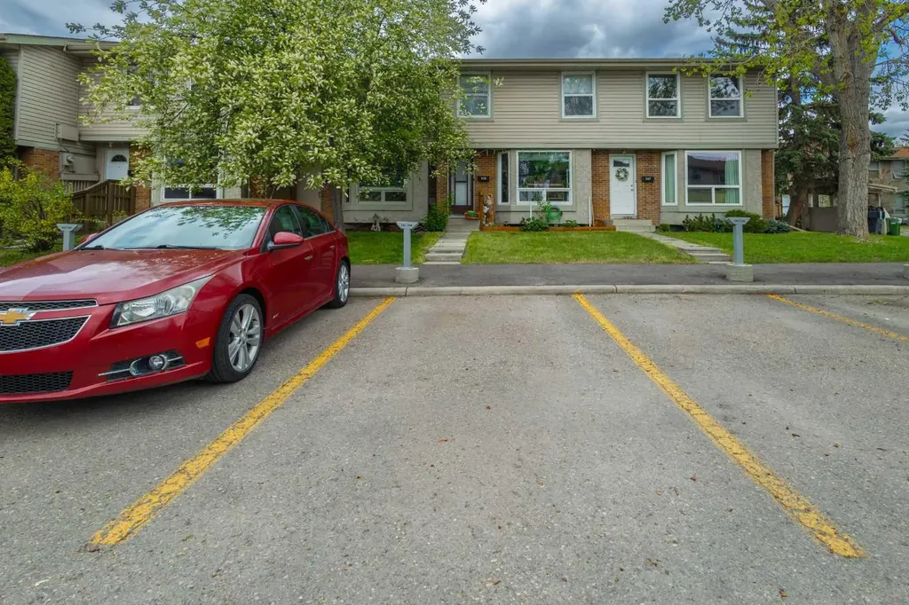 123 Queensland Drive SE Calgary AB T2J 5J4