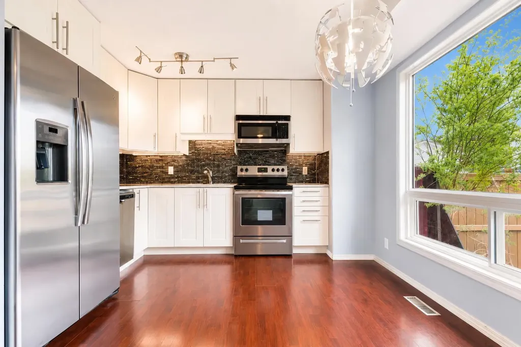 123 Queensland Drive SE Calgary AB T2J 5J4