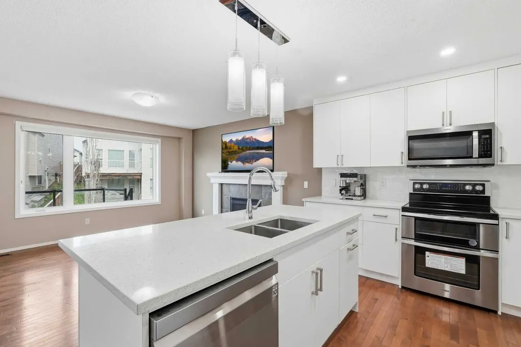 78 Everglen Way SW Calgary AB T2Y 5G3