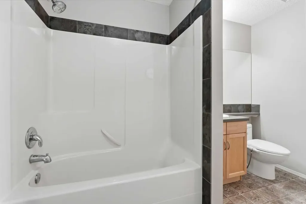 78 Everglen Way SW Calgary AB T2Y 5G3