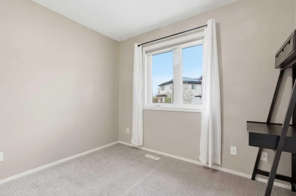 78 Everglen Way SW Calgary AB T2Y 5G3