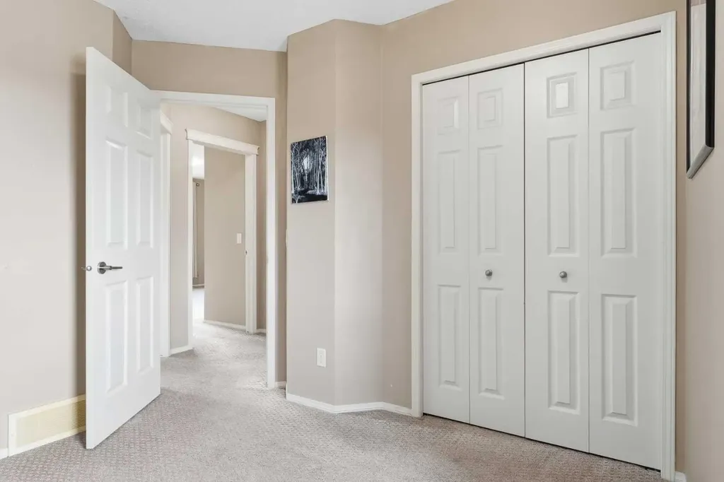 78 Everglen Way SW Calgary AB T2Y 5G3