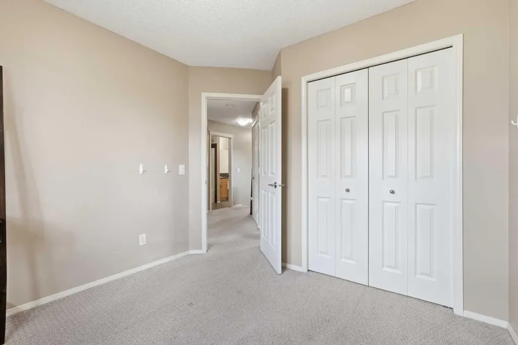 78 Everglen Way SW Calgary AB T2Y 5G3