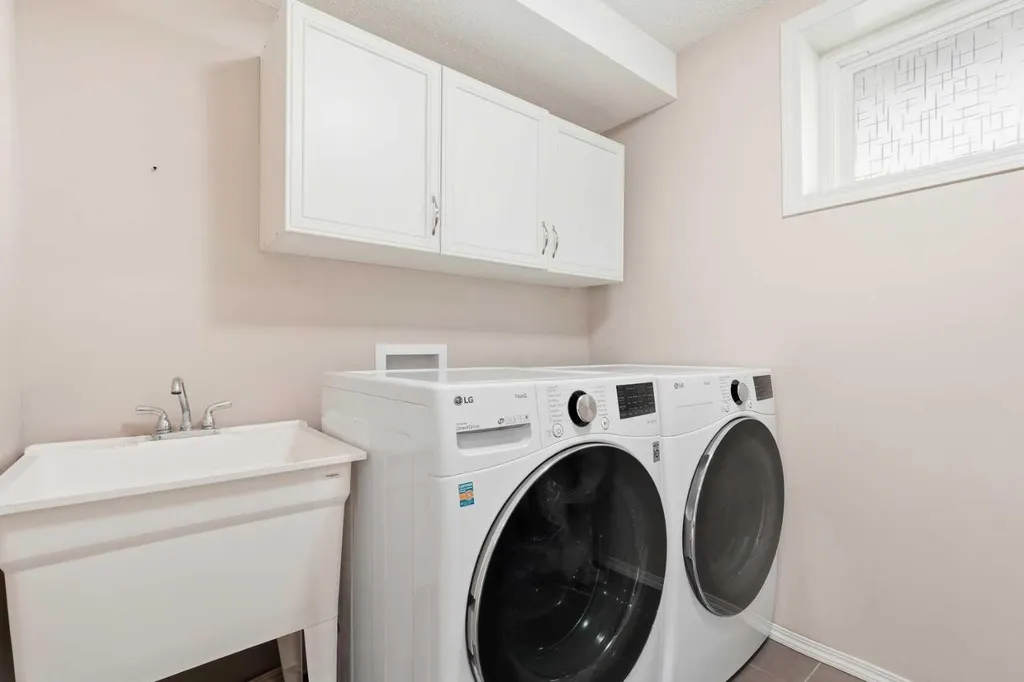 78 Everglen Way SW Calgary AB T2Y 5G3