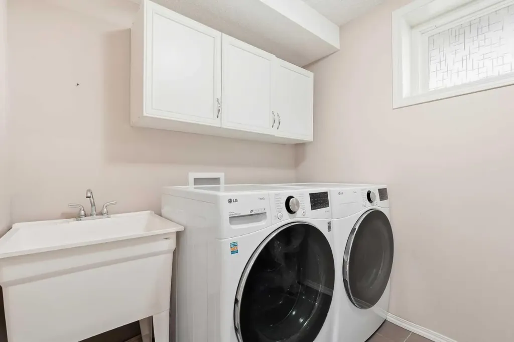 78 Everglen Way SW Calgary AB T2Y 5G3