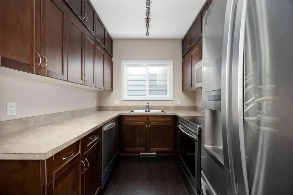 225 Sparrow Hawk Drive Fort Mcmurray AB T9K 0P7