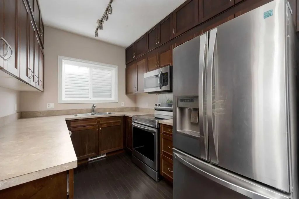 225 Sparrow Hawk Drive Fort Mcmurray AB T9K 0P7