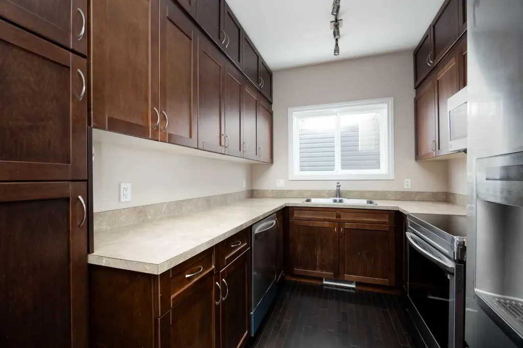 225 Sparrow Hawk Drive Fort Mcmurray AB T9K 0P7