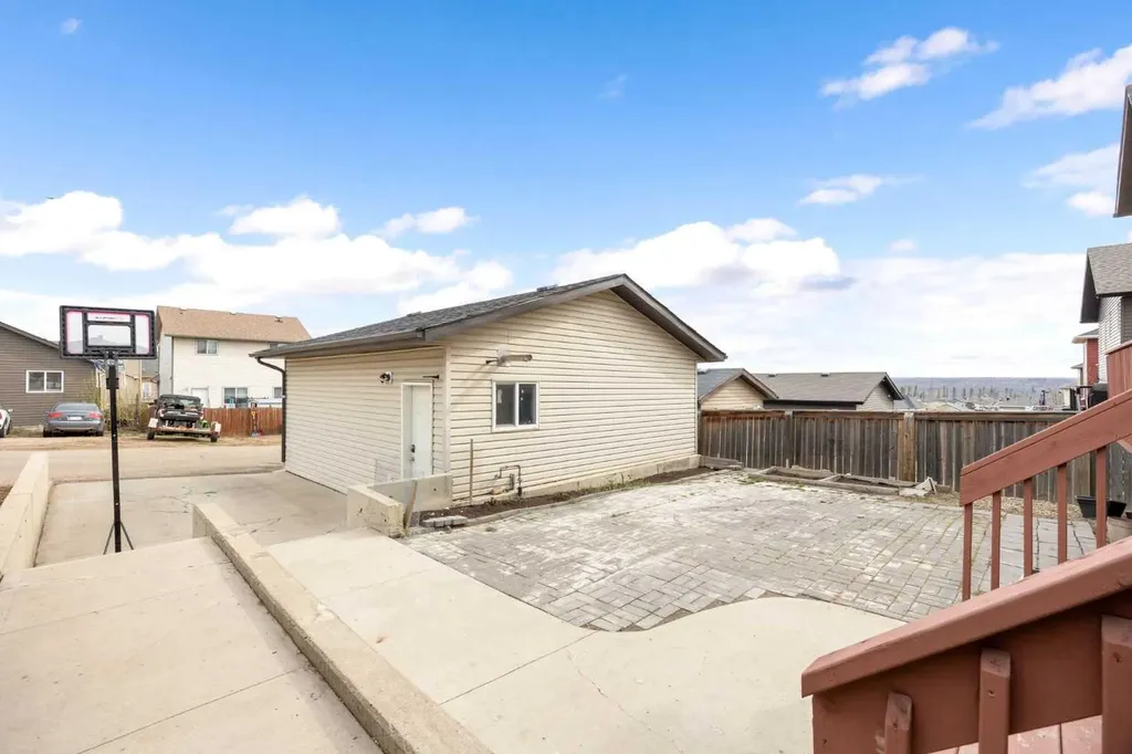 225 Sparrow Hawk Drive Fort Mcmurray AB T9K 0P7