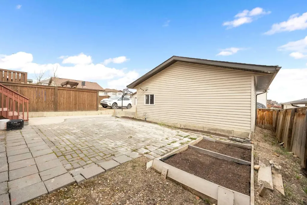 225 Sparrow Hawk Drive Fort Mcmurray AB T9K 0P7