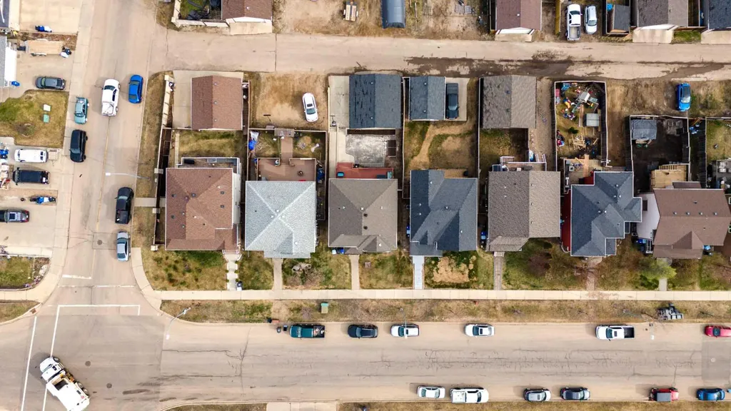 225 Sparrow Hawk Drive Fort Mcmurray AB T9K 0P7