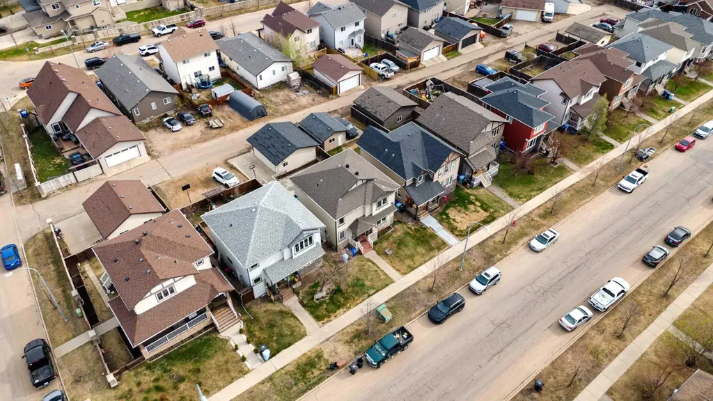 225 Sparrow Hawk Drive Fort Mcmurray AB T9K 0P7