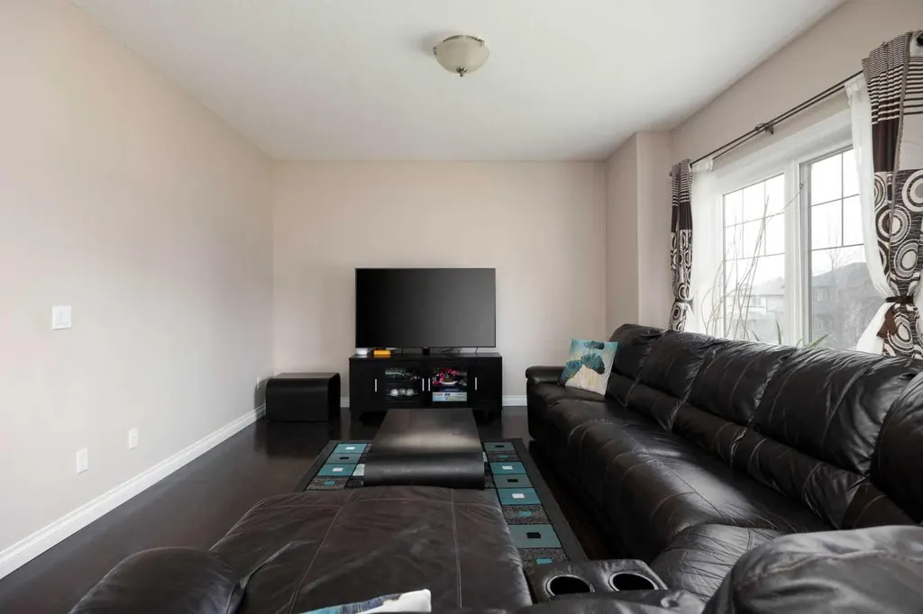 225 Sparrow Hawk Drive Fort Mcmurray AB T9K 0P7