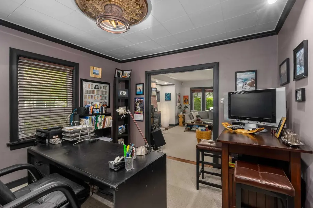 3035 4 Street SW Calgary AB T2S 1X9