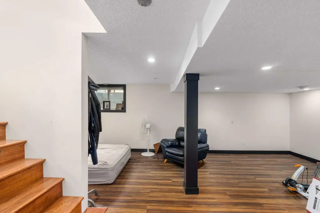 3035 4 Street SW Calgary AB T2S 1X9