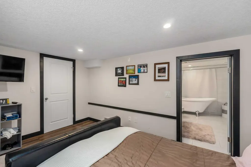 3035 4 Street SW Calgary AB T2S 1X9
