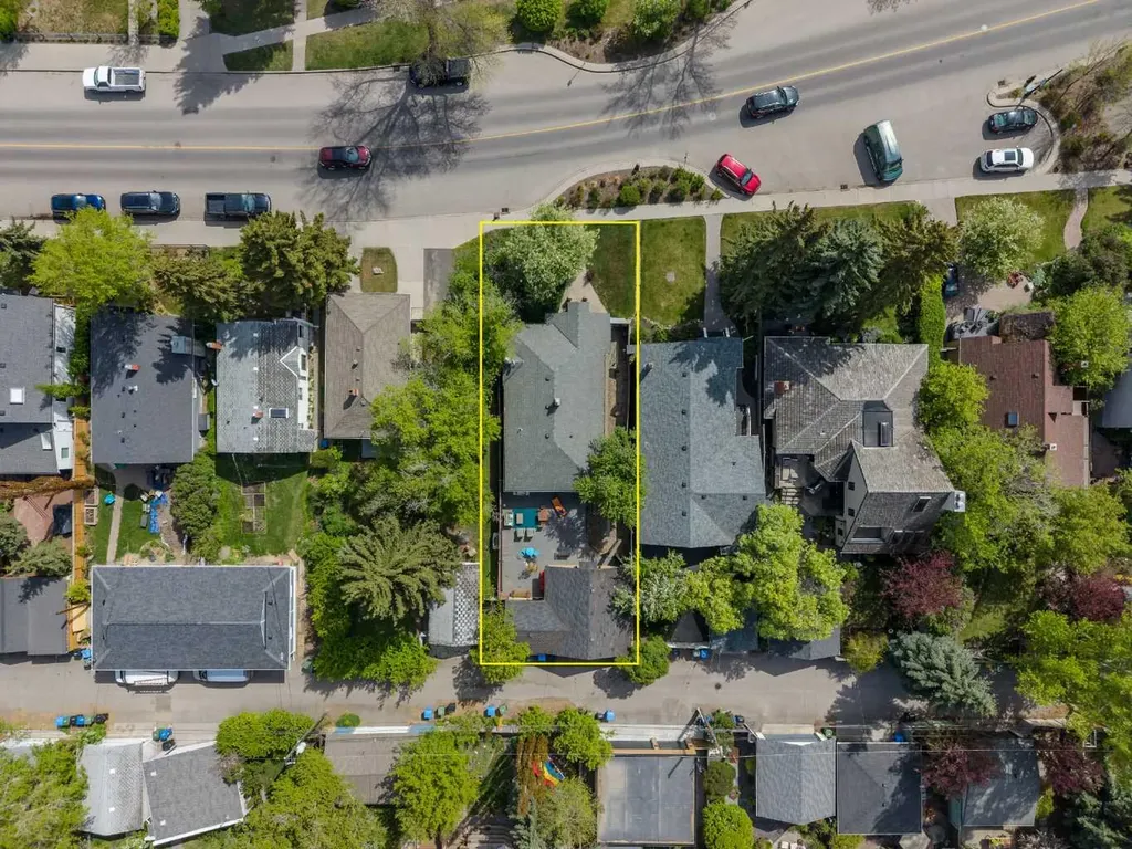 3035 4 Street SW Calgary AB T2S 1X9