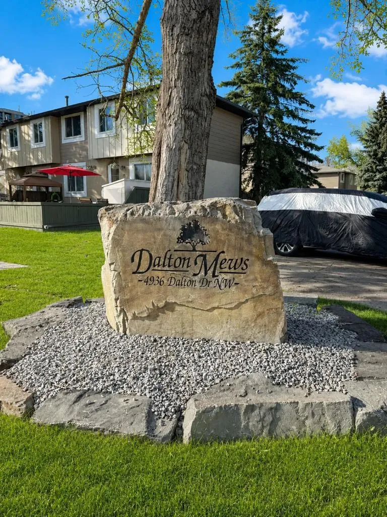 4936 Dalton Drive NW Calgary AB T3A 2E4