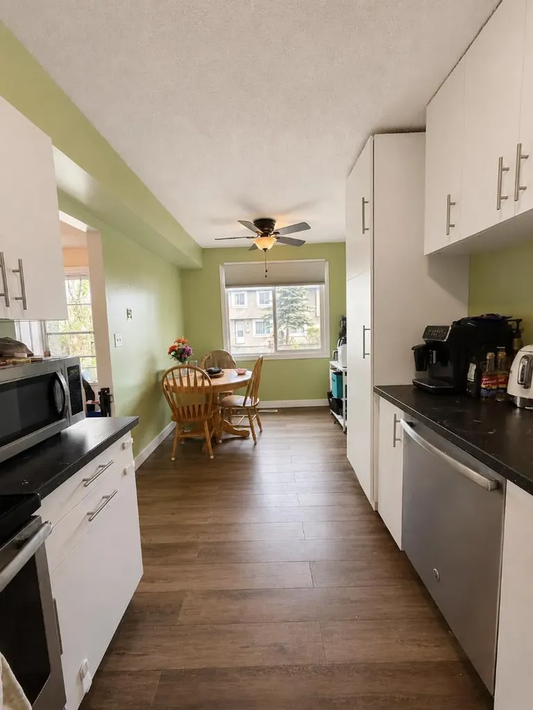 4936 Dalton Drive NW Calgary AB T3A 2E4
