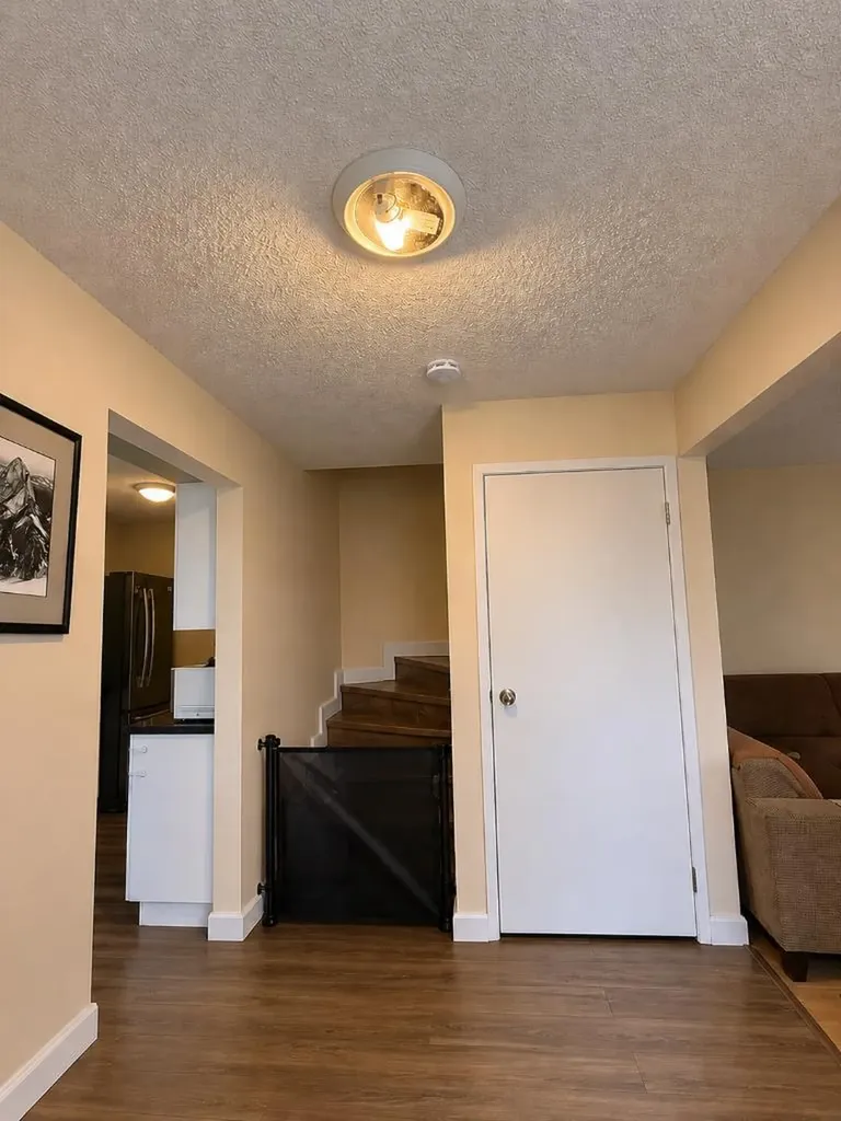 4936 Dalton Drive NW Calgary AB T3A 2E4