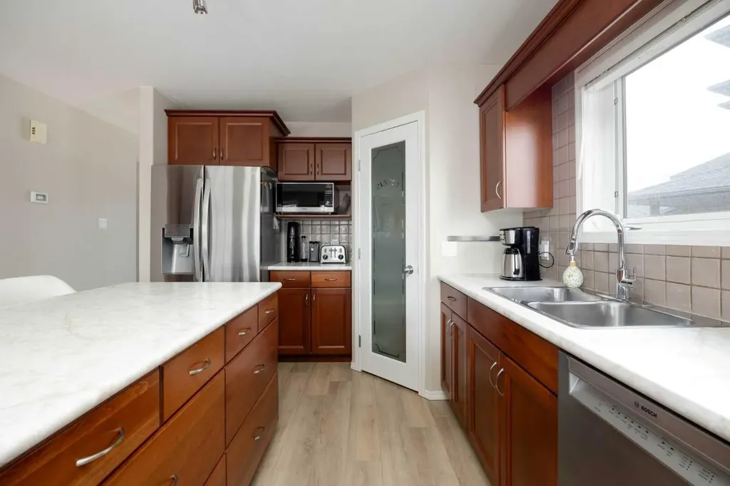 104 Potts Bay Fort Mcmurray AB T9K 2T6