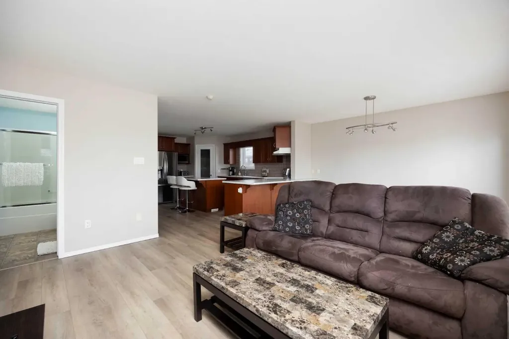 104 Potts Bay Fort Mcmurray AB T9K 2T6