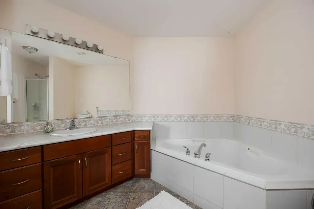 104 Potts Bay Fort Mcmurray AB T9K 2T6