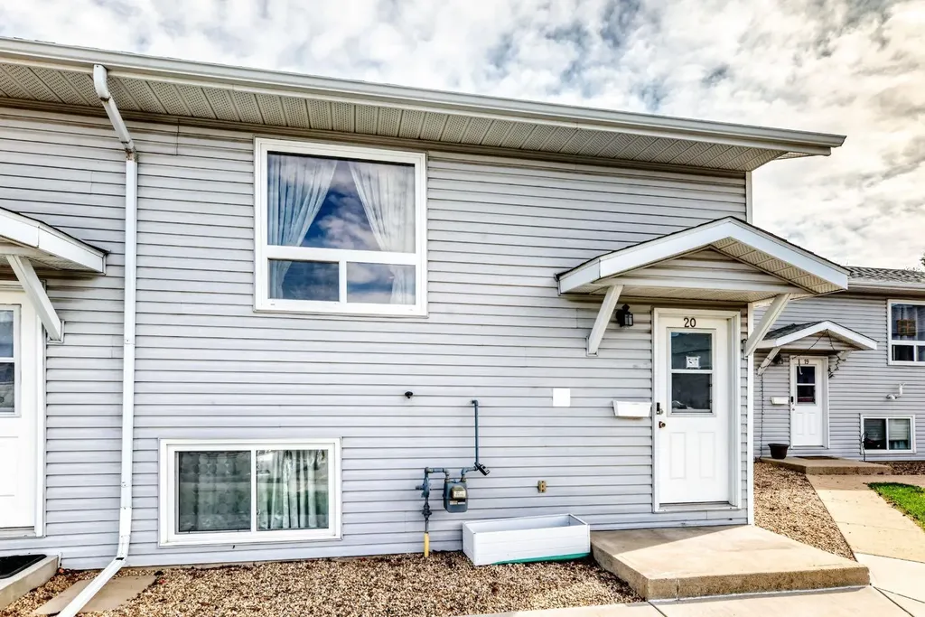 10 Fairbank Road Red Deer AB T4X 4X7