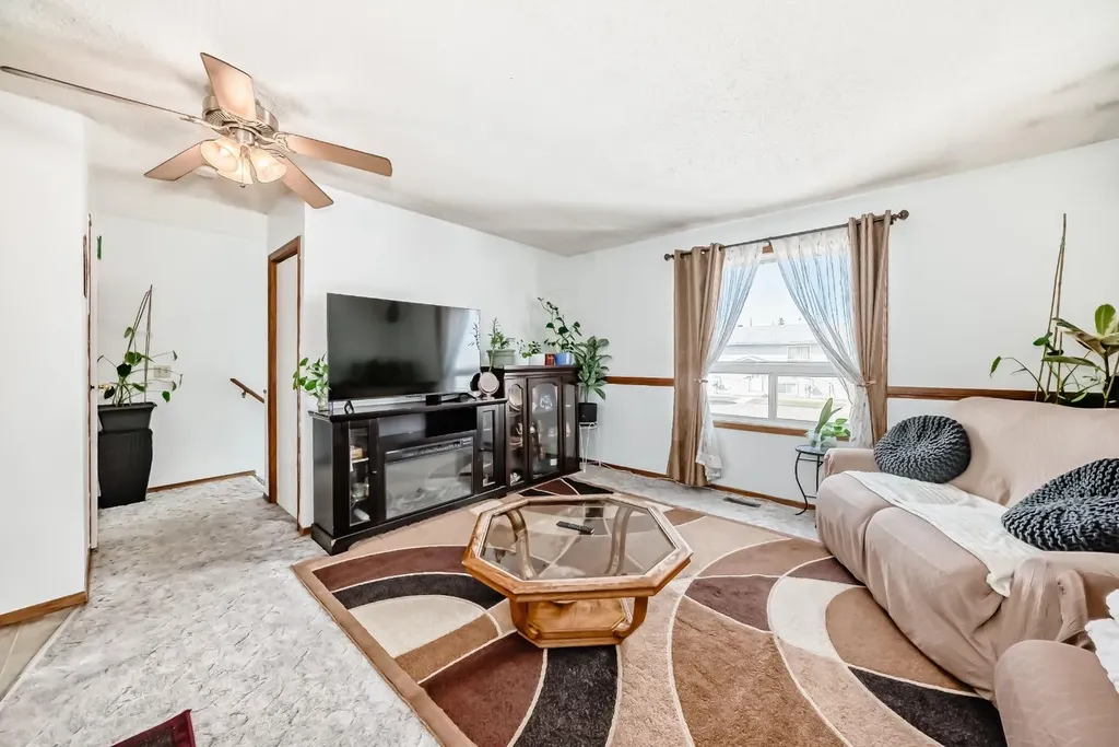 10 Fairbank Road Red Deer AB T4X 4X7