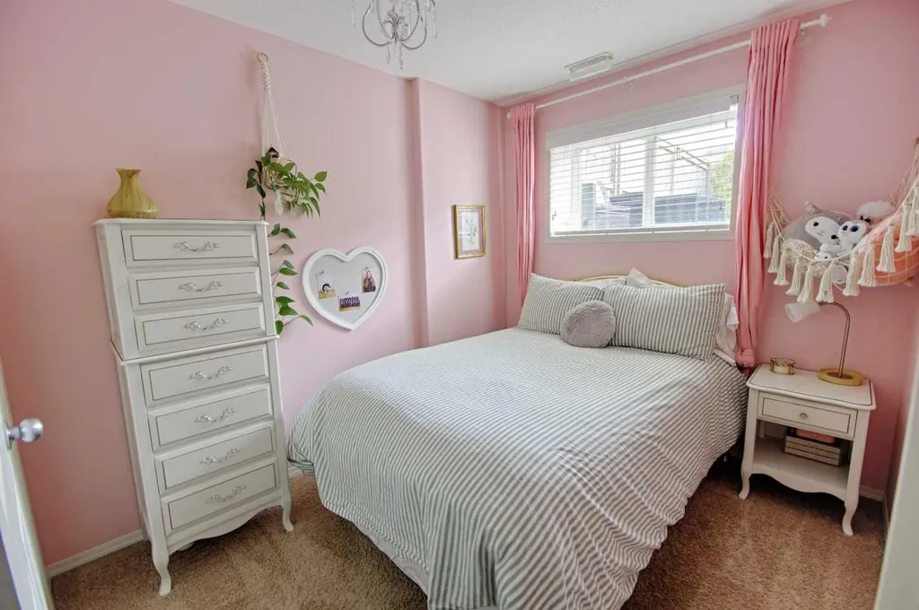847 Silkstone Close W Lethbridge AB T1J 5K1