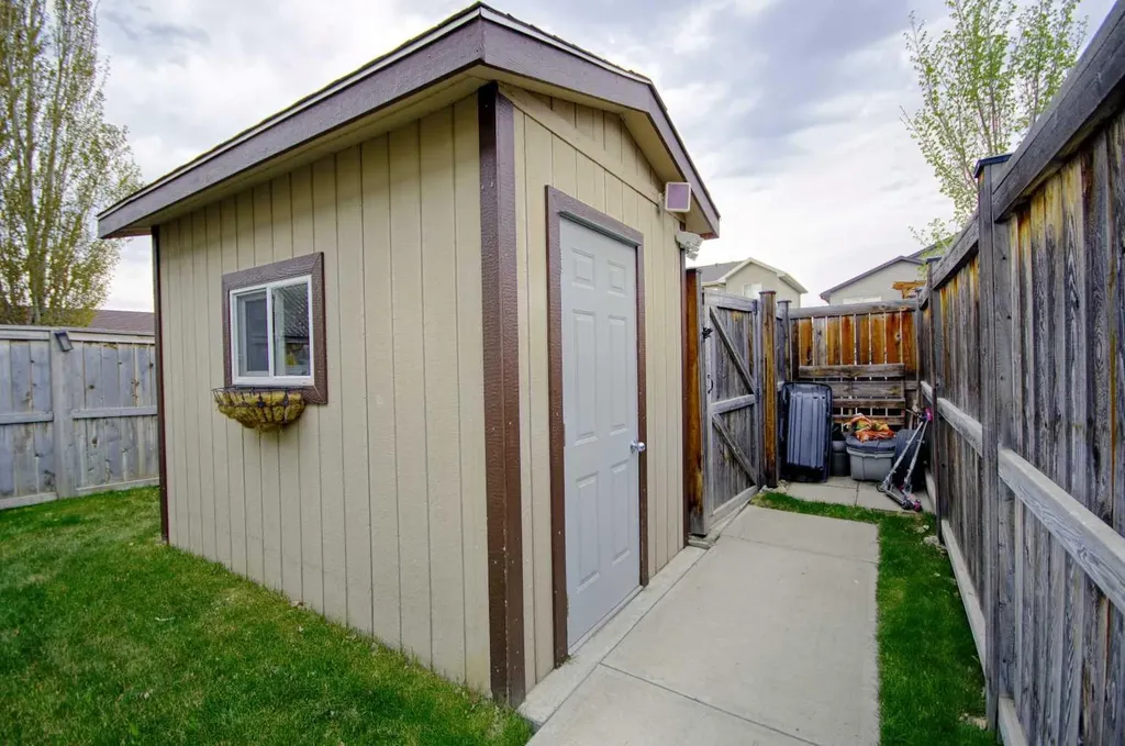 847 Silkstone Close W Lethbridge AB T1J 5K1